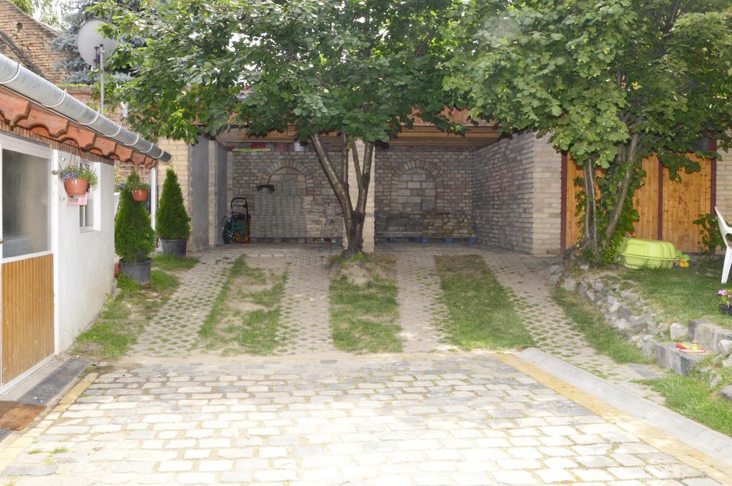 Mediterrán Vendégház Kecskemét Esterno foto