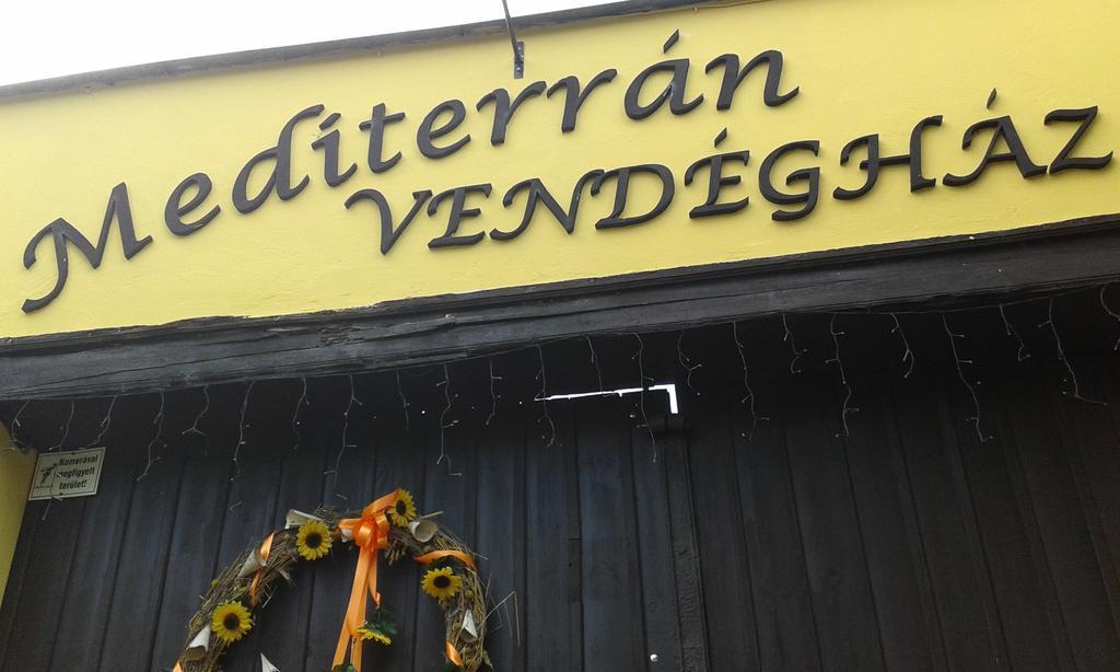 Mediterrán Vendégház Kecskemét Esterno foto